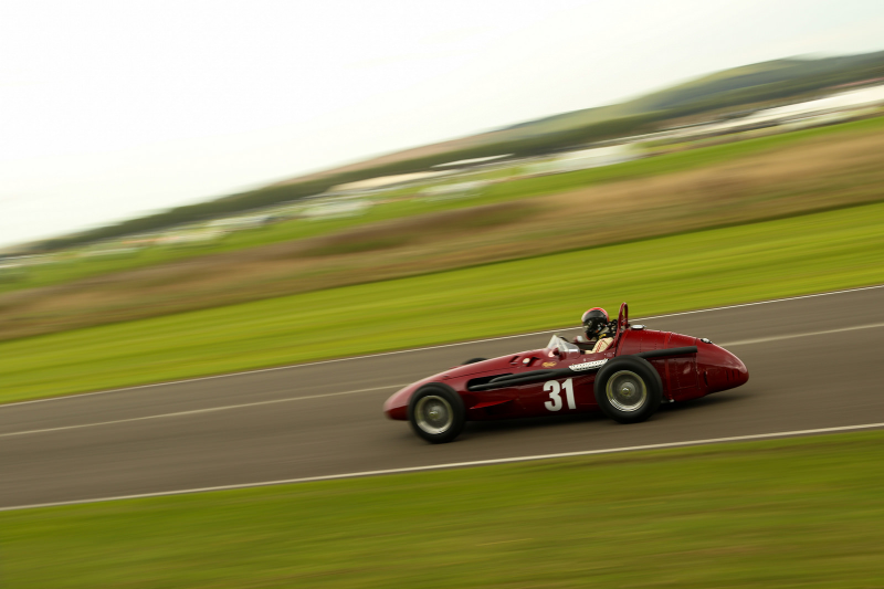 Illustration for article titled The Vintage Racing At The Goodwood Revival Is Simply The Best